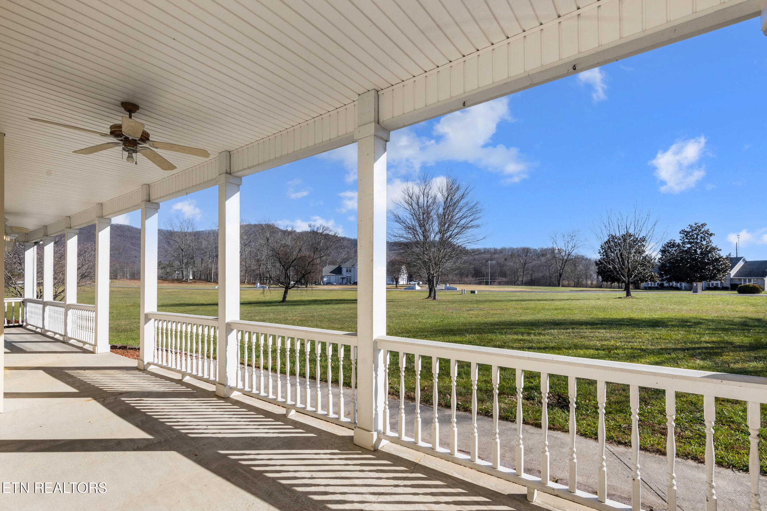 150 Morgan Field Road Wartburg, TN 37887 - Photo 5 of 47 Front porch sittin'