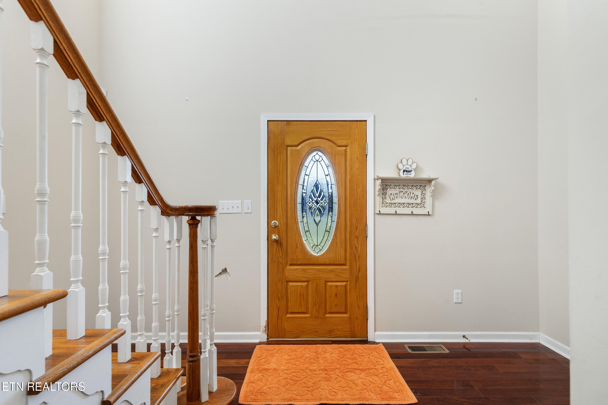 150 Morgan Field Road Wartburg, TN 37887 - Photo 8 of 47 View to front door entrance