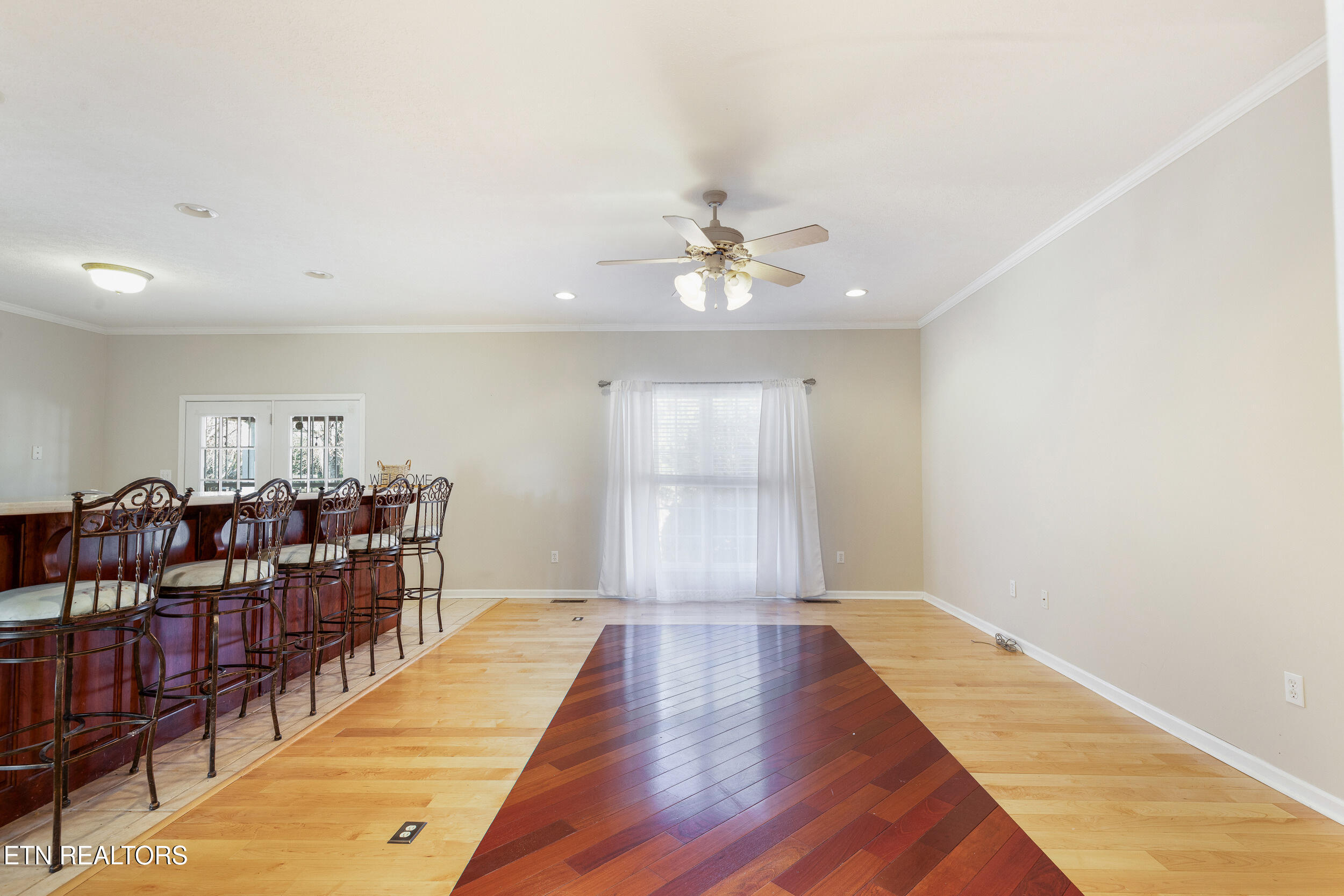 150 Morgan Field Road Wartburg, TN 37887 - Photo 9 of 47 Living room