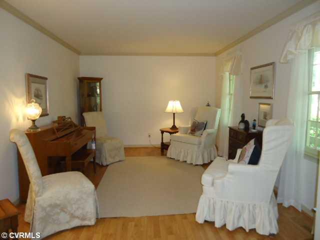 1431 Kingscross Road Midlothian, VA 23114 - Photo 5 of 21 Living Room