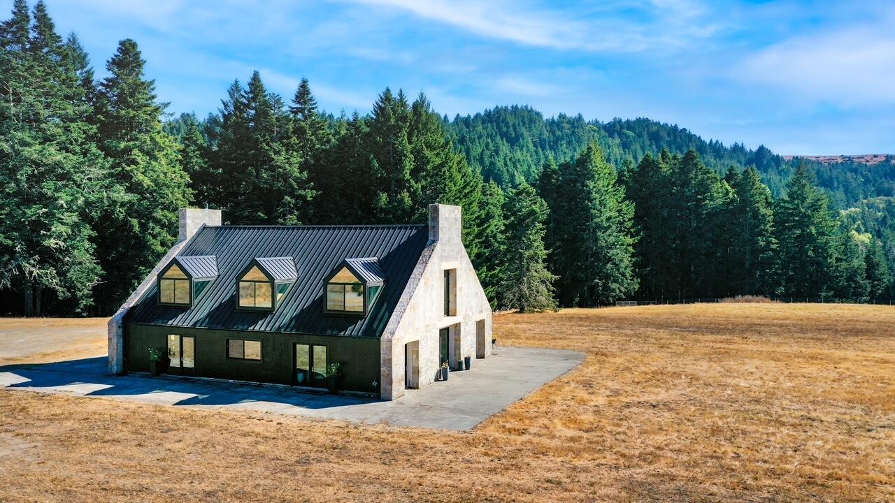 26000 Mattole Road Ferndale, CA 95536 - Photo 4 of 71