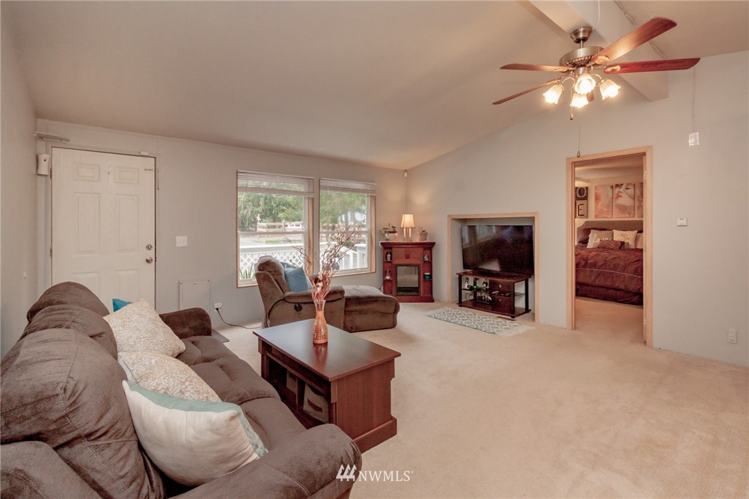 26305 Johns Road East Buckley, WA 98321 - Photo 6 of 24 Gallery Image 6