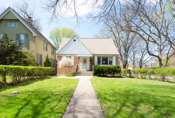 $650,000 | 1744 Wesley Avenue, Evanston, IL 60201