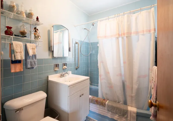$650,000 | 1744 Wesley Avenue, Evanston, IL 60201