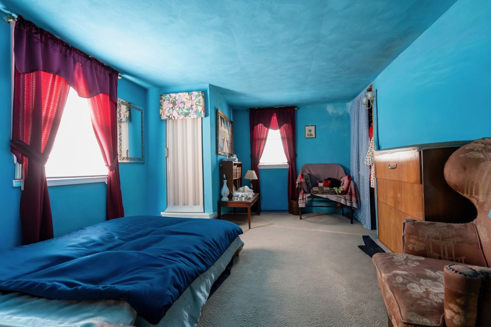 1744 Wesley Avenue Evanston, IL 60201 - Photo 19 of 31 a bed room with a bed and a window