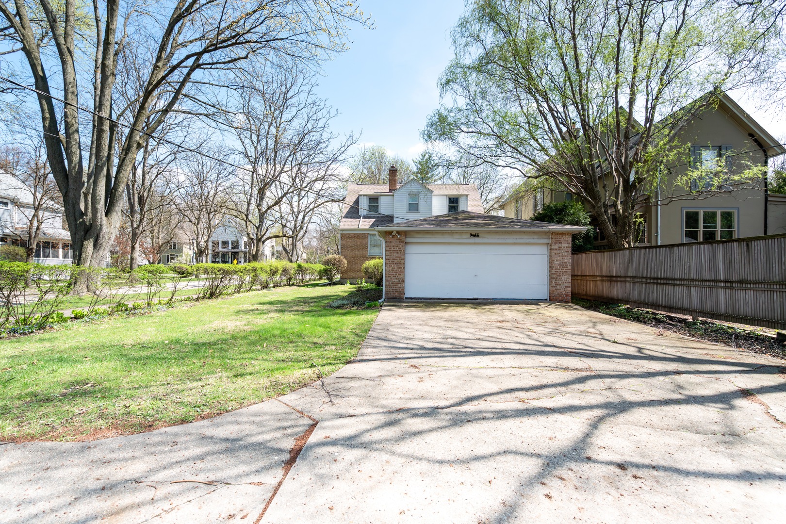 1744 Wesley Avenue Evanston, IL 60201 - Photo 30 of 31 a front view of house with yard