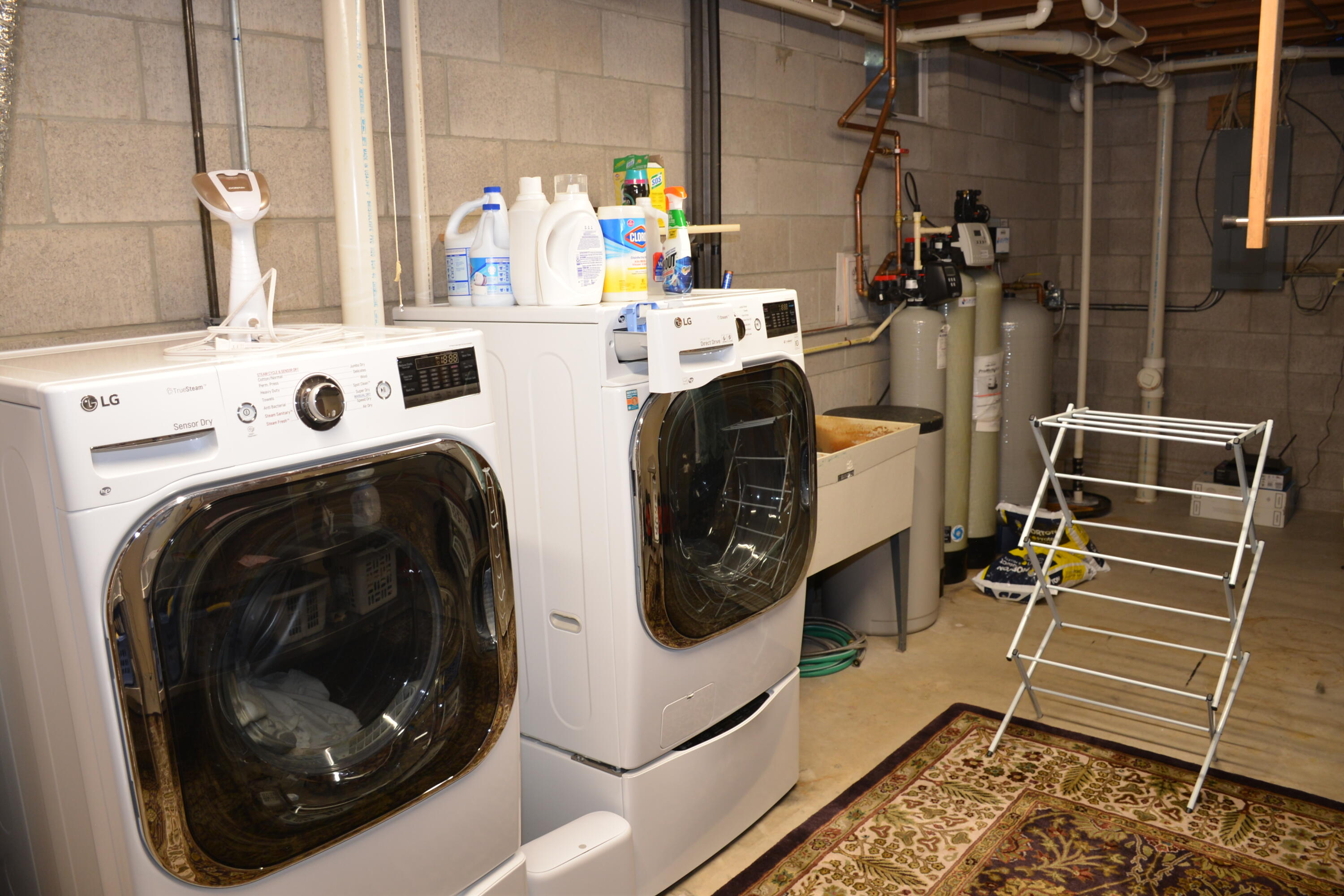 S79W29037 Frog Alley Road Mukwonago, WI 53149 - Photo 27 of 43 Washer & Dryer Included