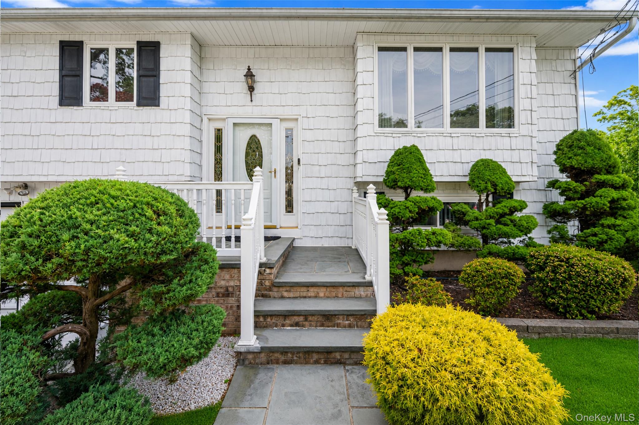 34 Ruland Road North Selden, NY 11784 - Photo 4 of 48