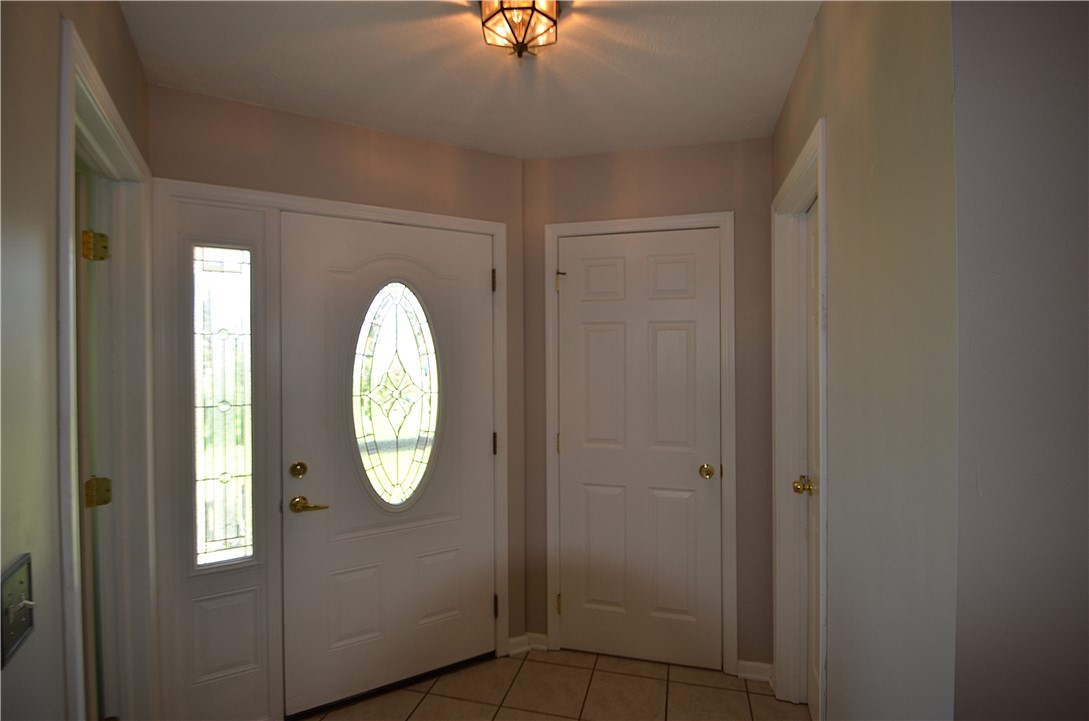 940 Elmgrove Road Gates, NY 14624 - Photo 4 of 18