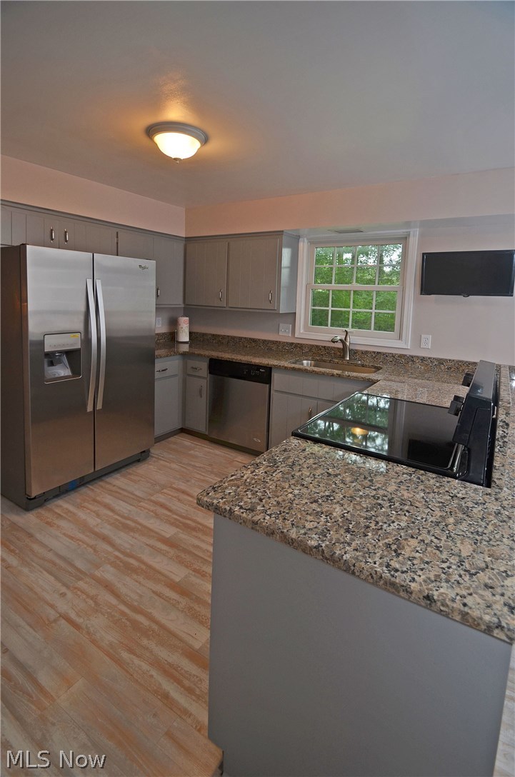 28527 Knickerbocker Road Bay Village, OH 44140 - Photo 6 of 32 Gallery Image 6