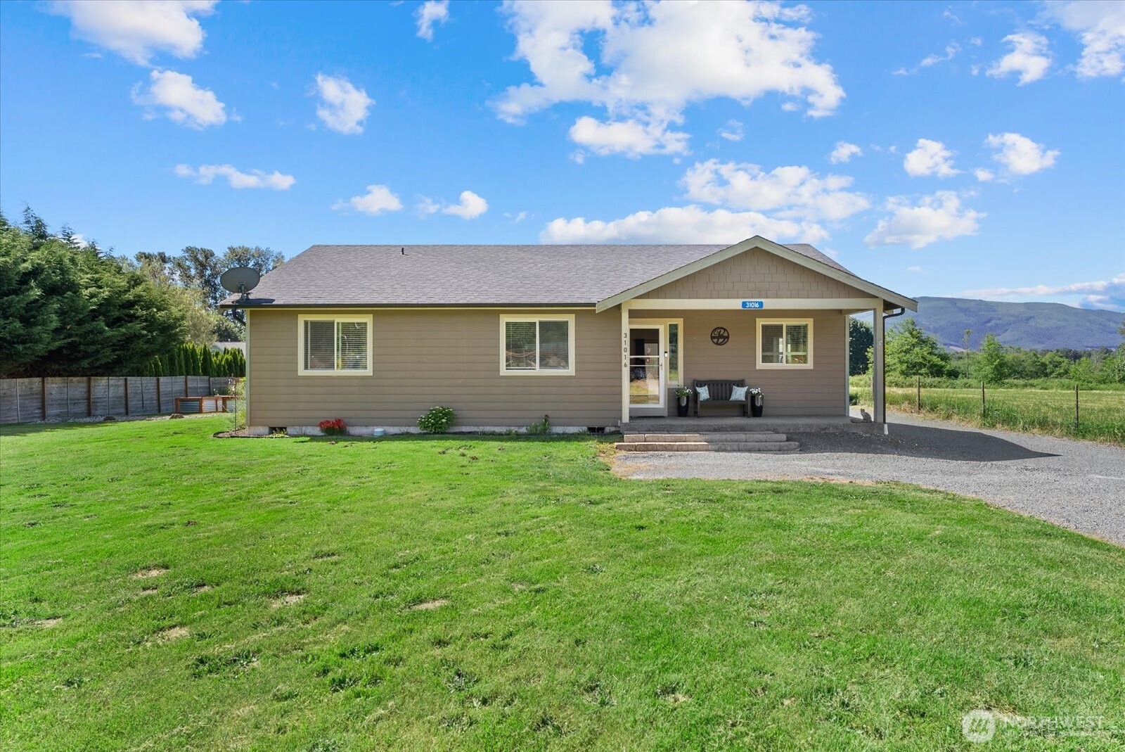31016 West Main Street Lyman, WA 98263 - Photo 4 of 38