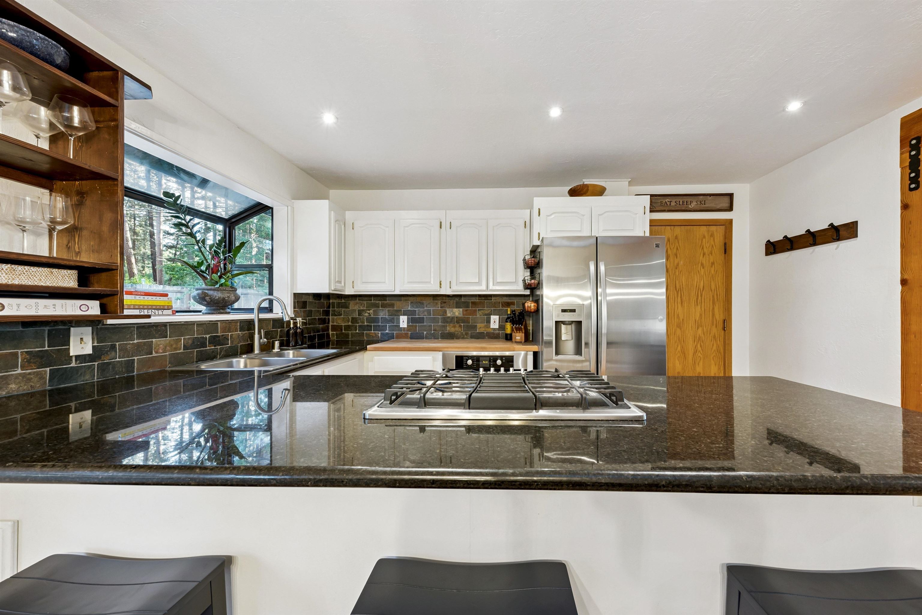10895 Jeffery Pine Road Truckee, CA 96161 - Photo 17 of 28