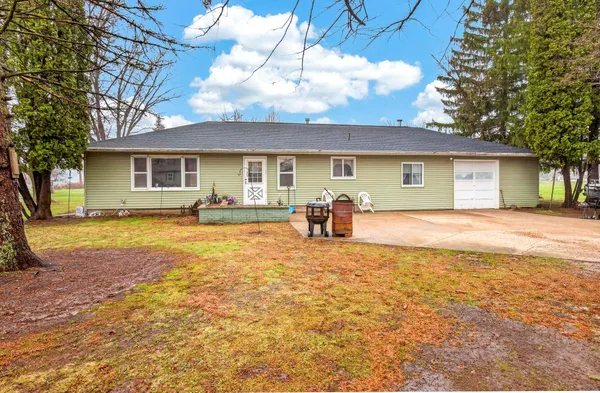 $300,000 | N5121 36th Drive, Fremont, WI 54940