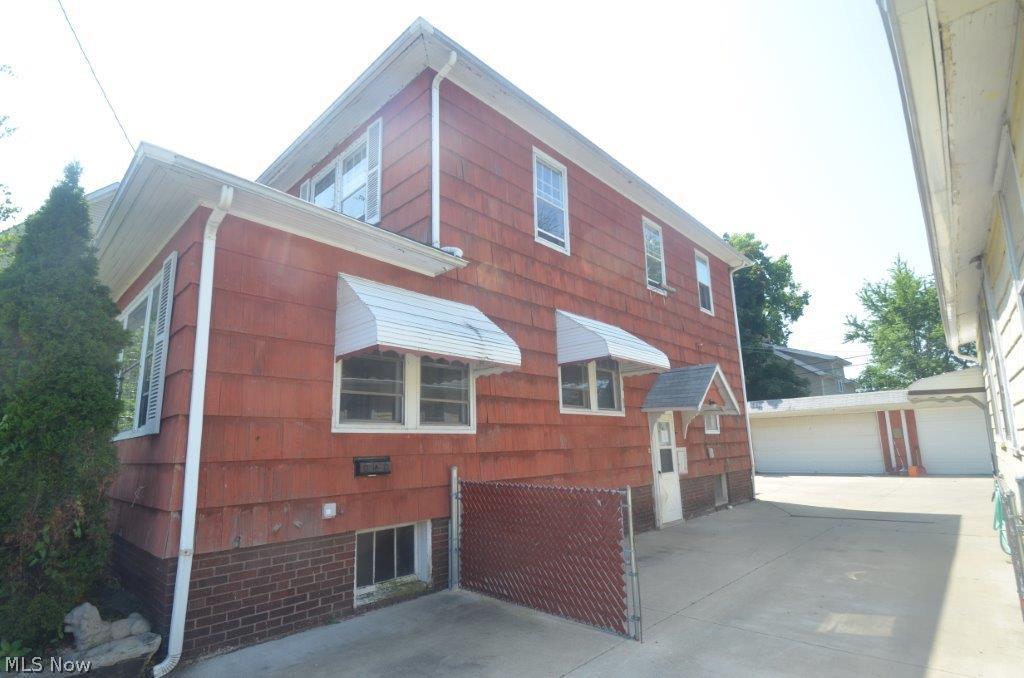 17612 Brazil Road Cleveland, OH 44119 - Photo 2 of 18 Gallery Image 2