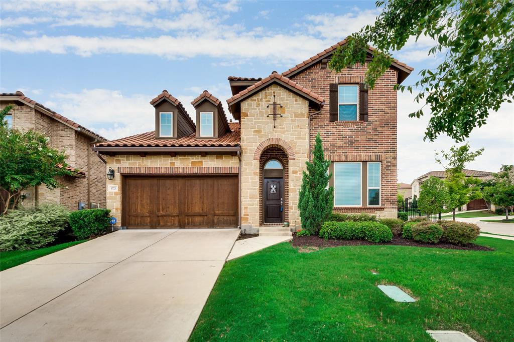 6723 Capistrano Street Irving, TX 75039 - Photo 2 of 40 front view of a house with a yard
