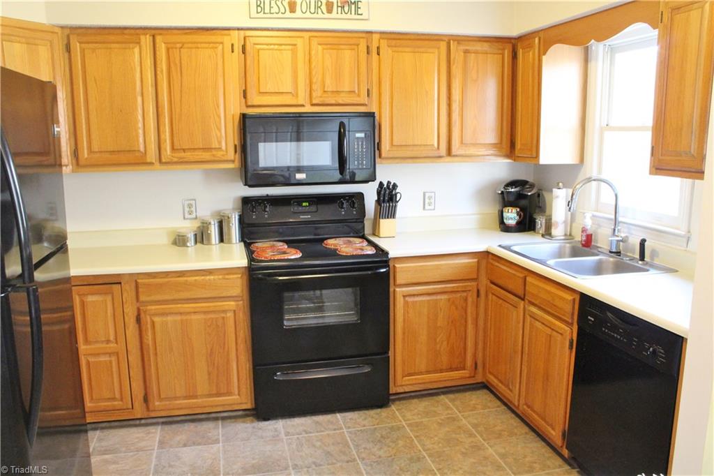 1675 Pleasant Ridge Road Greensboro, NC 27409 - Photo 5 of 16 Gallery Image 5