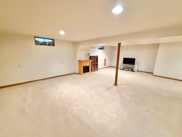 $250,000 | 305 West Pershing Street, Stillman Valley, IL 61084