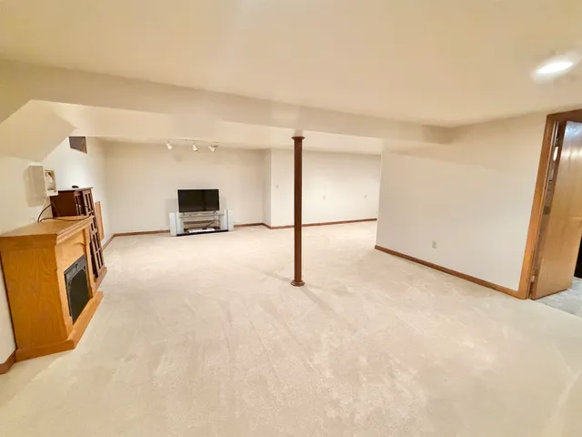 $250,000 | 305 West Pershing Street, Stillman Valley, IL 61084