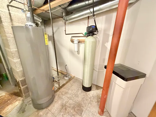 $250,000 | 305 West Pershing Street, Stillman Valley, IL 61084