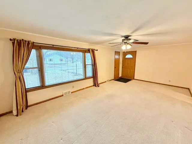 $250,000 | 305 West Pershing Street, Stillman Valley, IL 61084