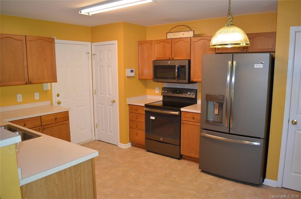 5102 Elizabeth Road Charlotte, NC 28269 - Photo 11 of 22 Gallery Image 11