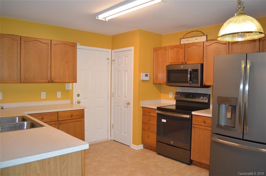 5102 Elizabeth Road Charlotte, NC 28269 - Photo 12 of 22 Gallery Image 12