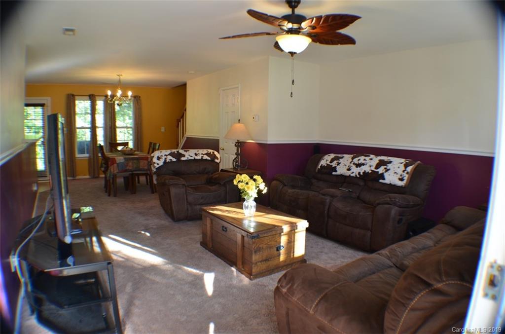 5102 Elizabeth Road Charlotte, NC 28269 - Photo 3 of 22 Gallery Image 3