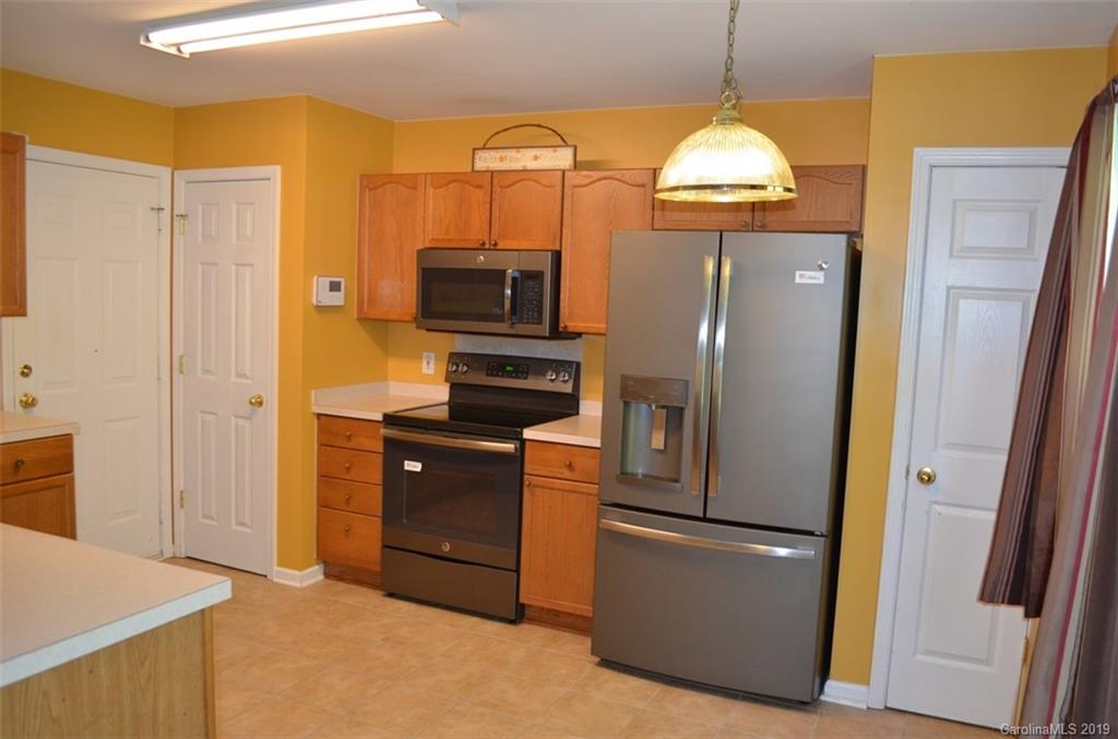 5102 Elizabeth Road Charlotte, NC 28269 - Photo 9 of 22 Gallery Image 9