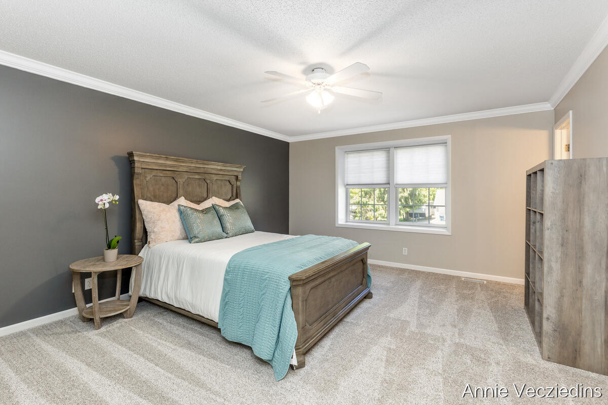 15096 Oakland Street Spring Lake, MI 49456 - Photo 5 of 41 15096-Oakland_018