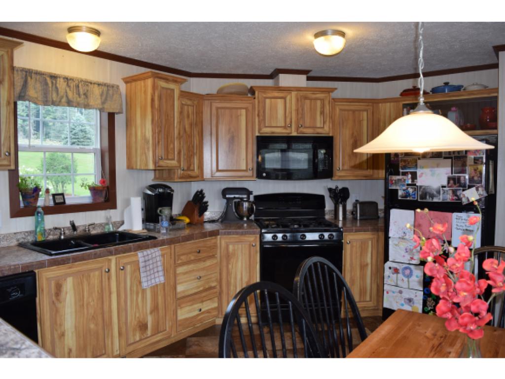 26 Riva-Vue Road Lunenburg, VT 05906 - Photo 4 of 17
