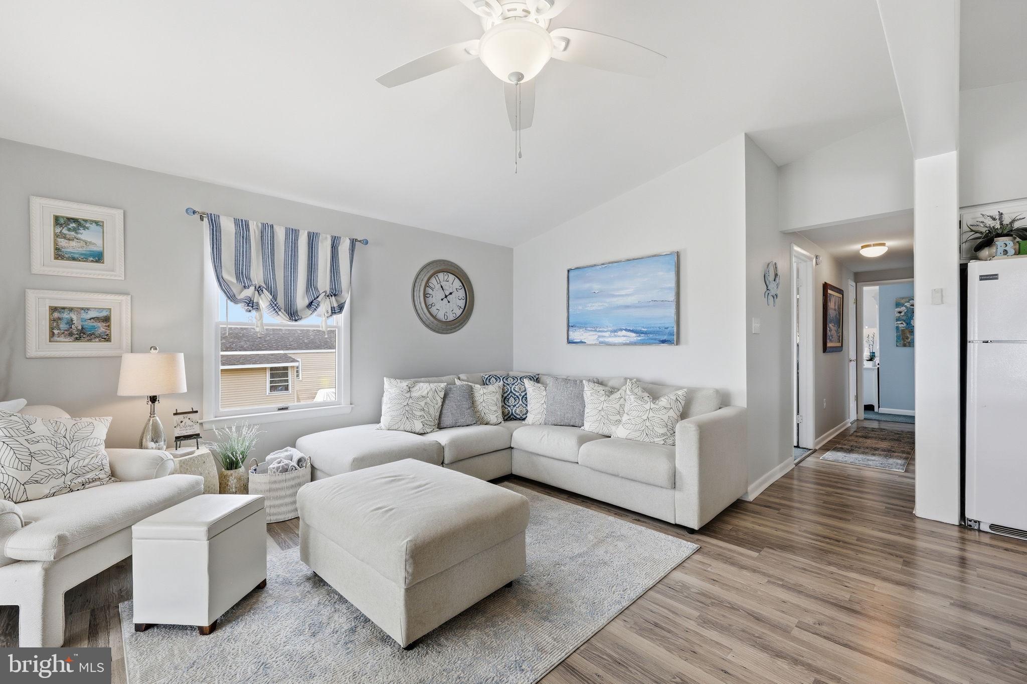 173 Cove Road Newport, NJ 08345 - Photo 5 of 72 a living room with furniture and a large window