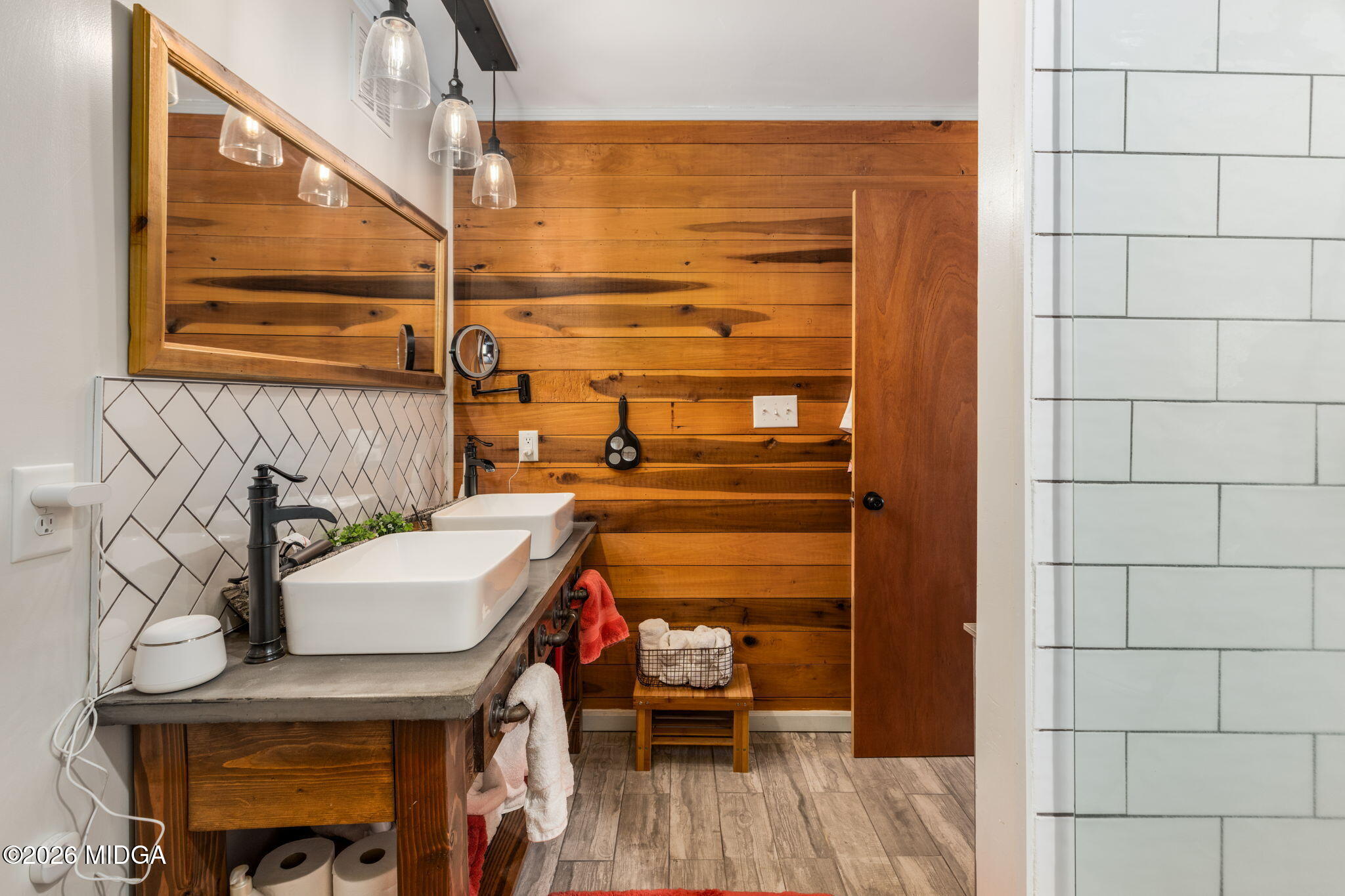 963 Jarrell Plantation Road Juliette, GA 31046 - Photo 17 of 43 Primary Bath (2)