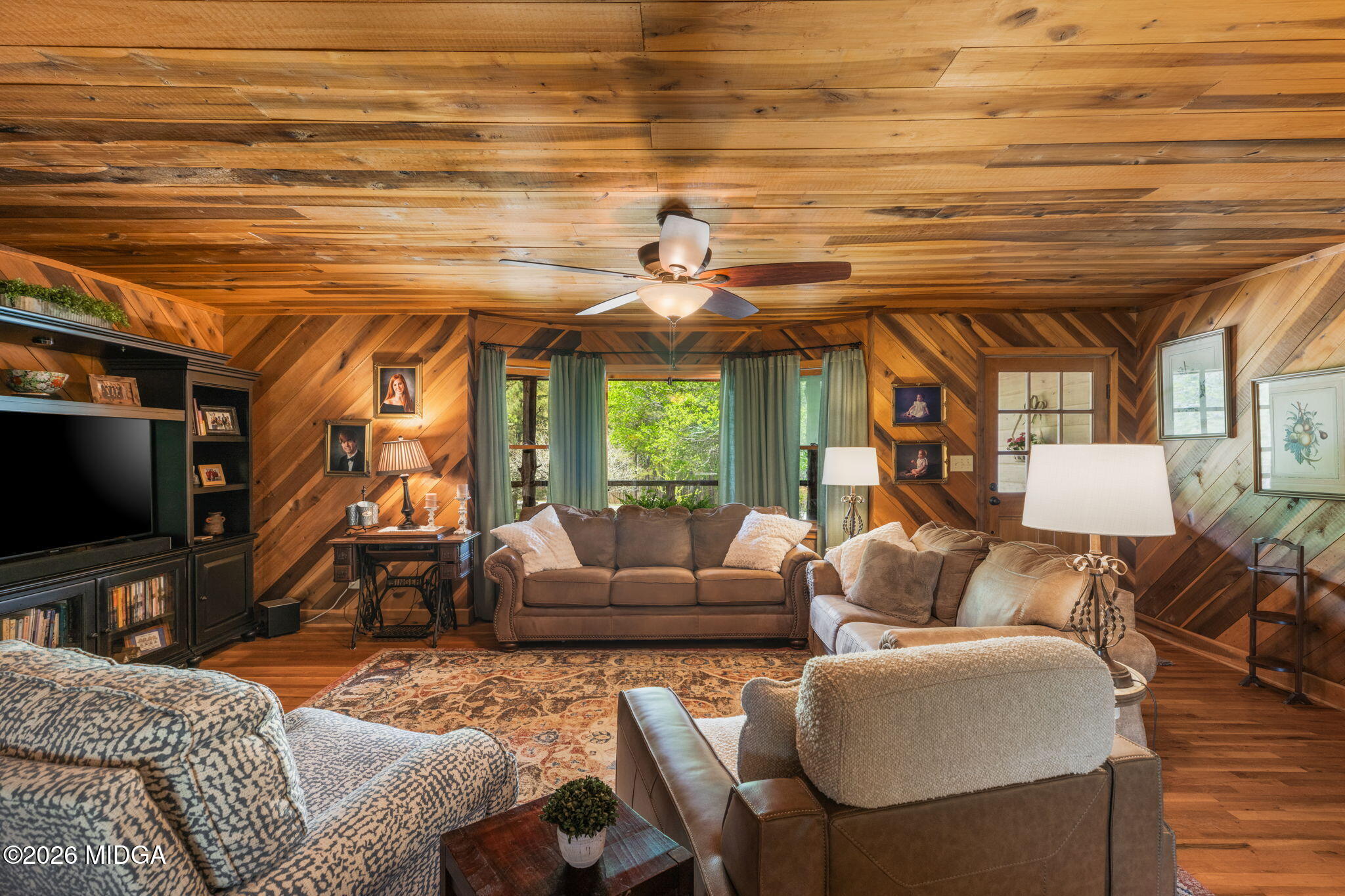 963 Jarrell Plantation Road Juliette, GA 31046 - Photo 6 of 43 Living Area
