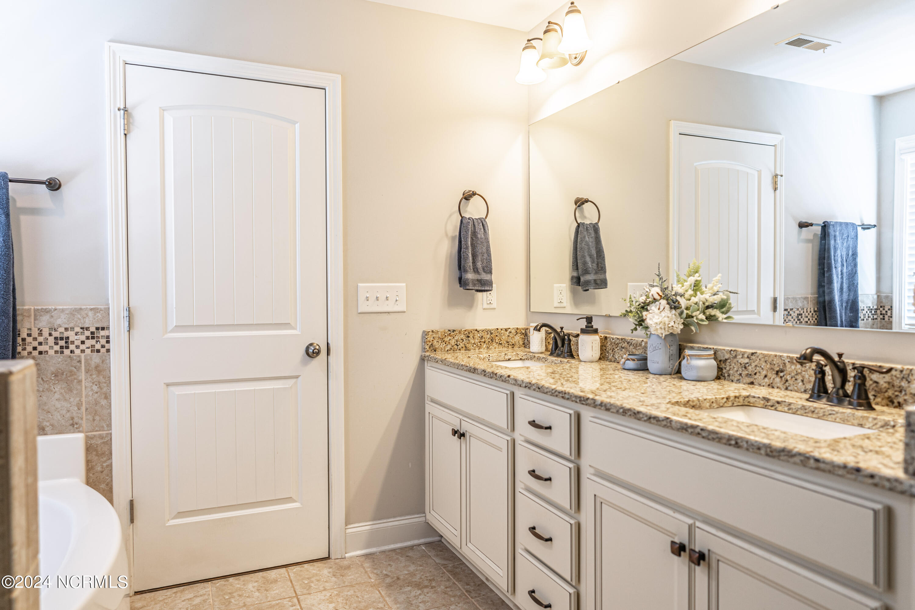 404 Kerr Lake Road Aberdeen, NC 28315 - Photo 33 of 57 DSC04457