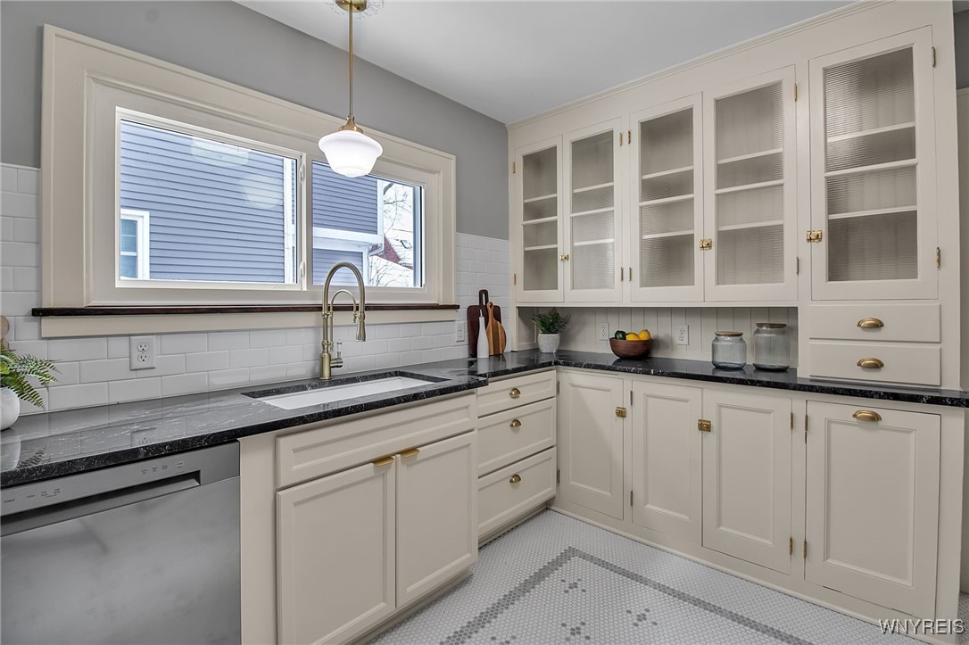 106 Winston Road Buffalo, NY 14216 - Photo 17 of 48