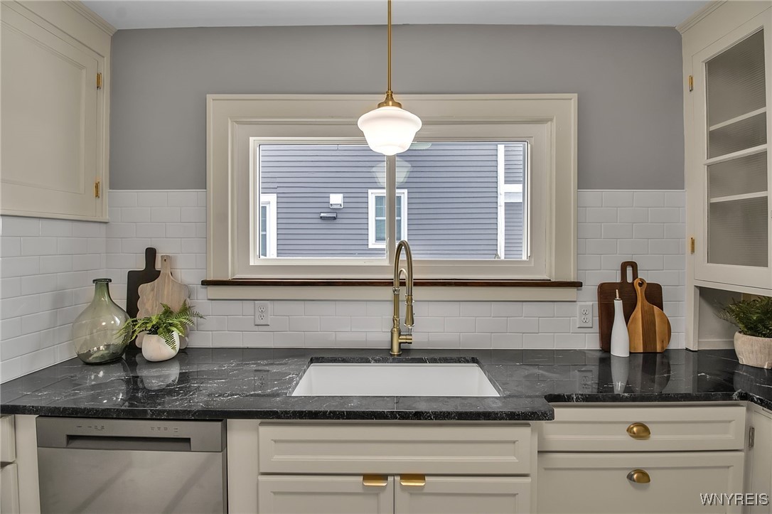 106 Winston Road Buffalo, NY 14216 - Photo 18 of 48