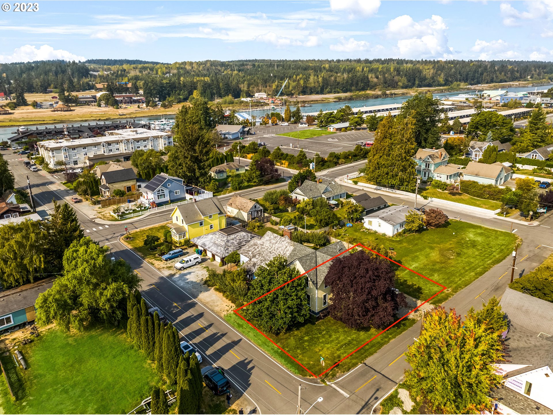 313 Centre Street La Conner, WA 98257 - Photo 1 of 29 a view of a city