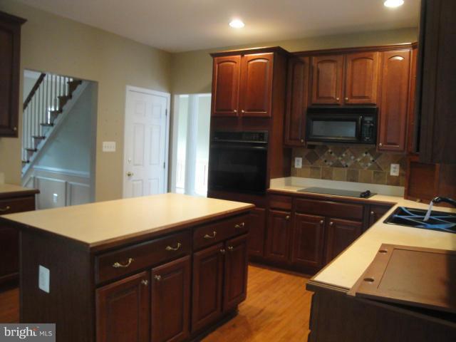 660 Marley Run Huntingtown, MD 20639 - Photo 4 of 18 Kitchen