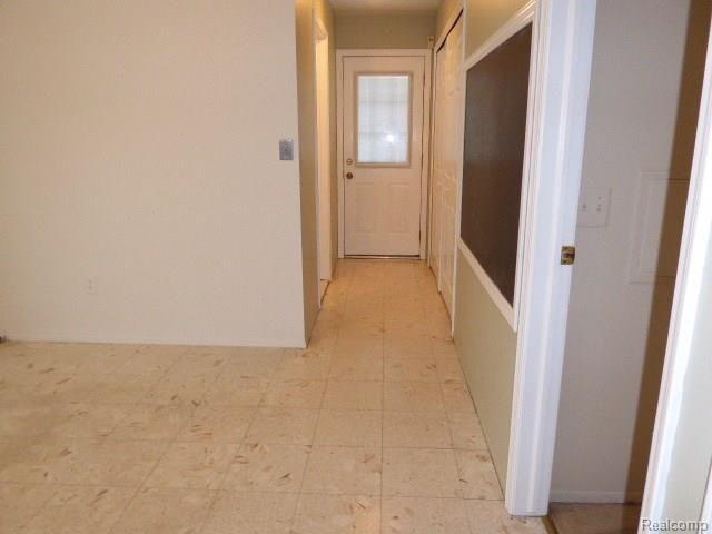 2286 Norton Road Rochester Hills, MI 48307 - Photo 11 of 24