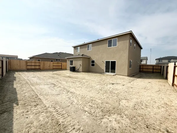 $539,990 | 873 South Philip Avenue, Fowler, CA 93625