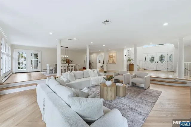 $2,099,000 | 921 Franklin Lake Road, Franklin Lakes, NJ 07417