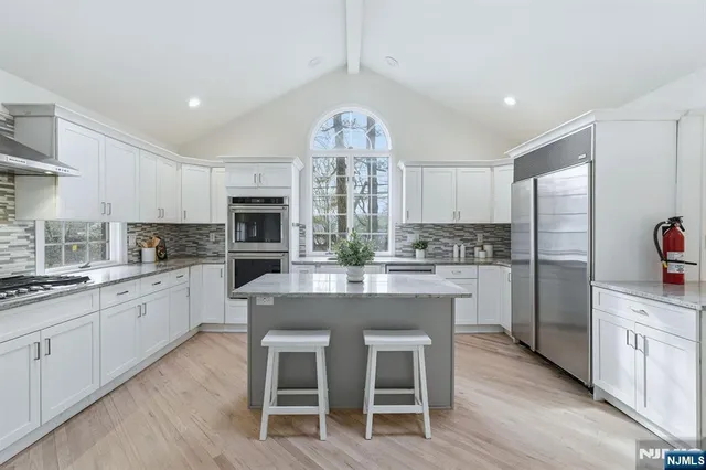 $2,099,000 | 921 Franklin Lake Road, Franklin Lakes, NJ 07417