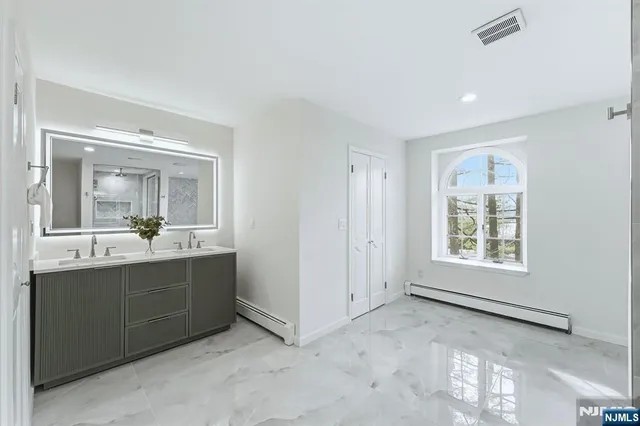 $2,099,000 | 921 Franklin Lake Road, Franklin Lakes, NJ 07417