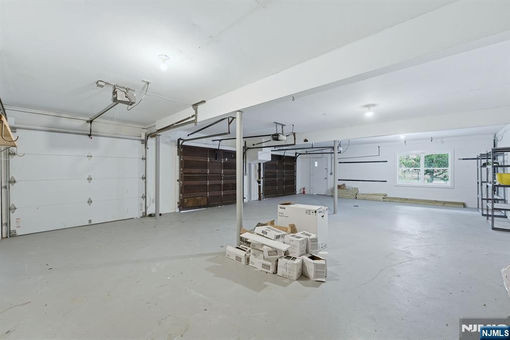 921 Franklin Lake Road Franklin Lakes, NJ 07417 - Photo 37 of 43