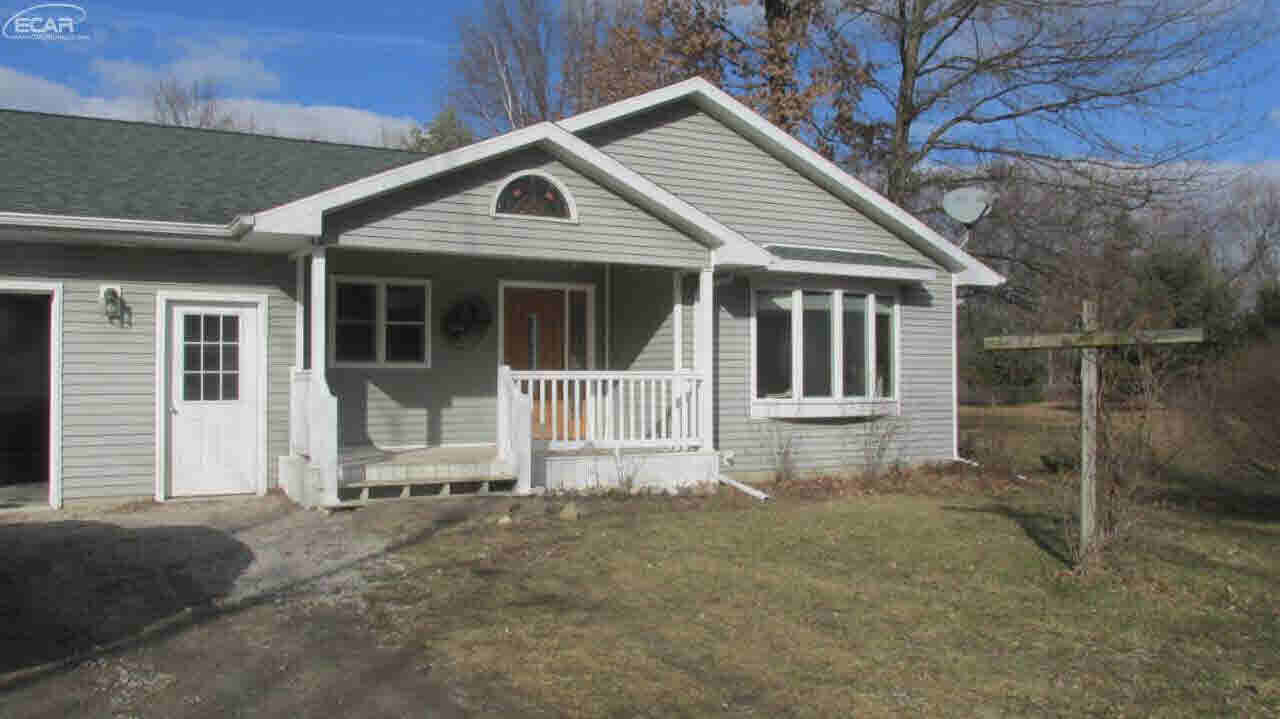1390 West Sloan Road Burt, MI 48417 - Photo 1 of 19 21262630.JPG
