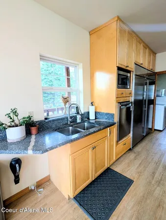 $879,000 | 845 Cougar Road, Naples, ID 83847