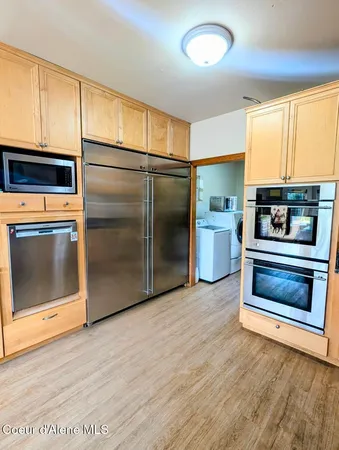 $879,000 | 845 Cougar Road, Naples, ID 83847