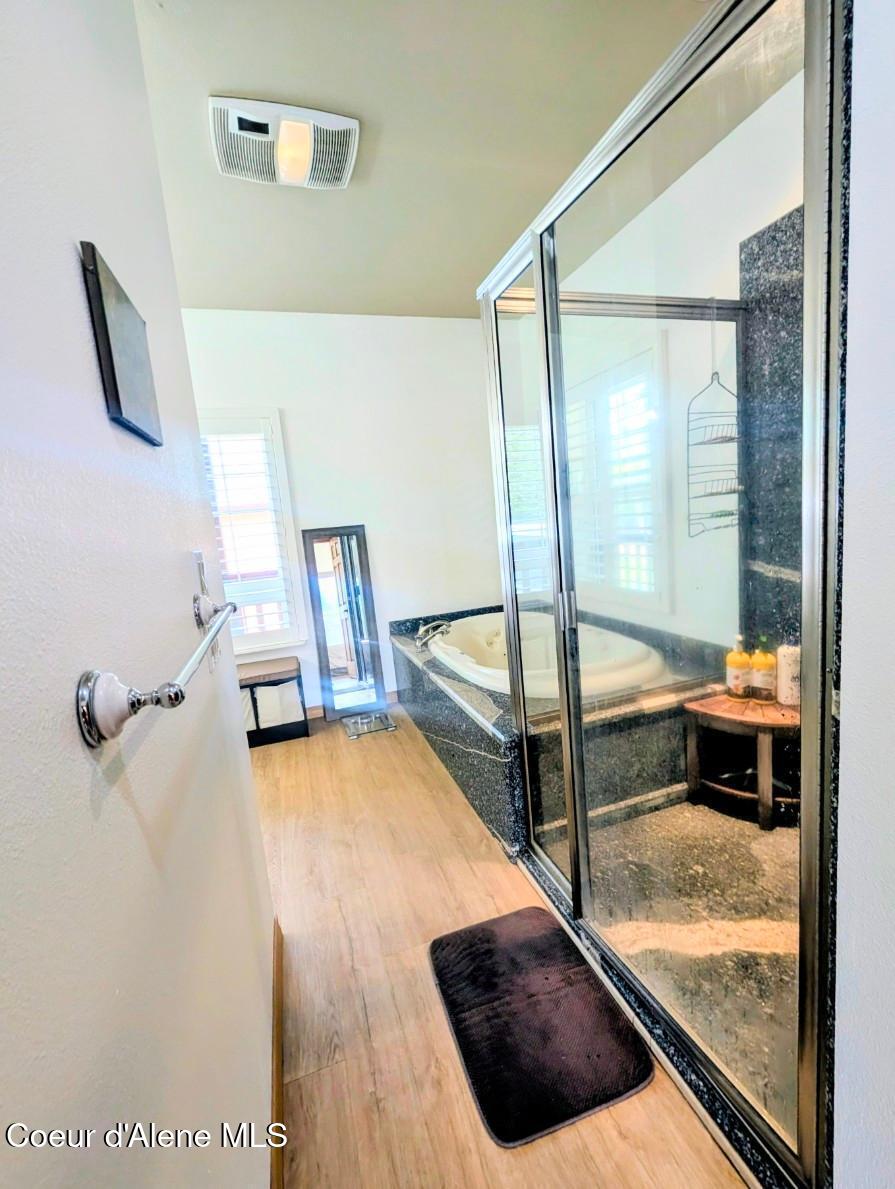 845 Cougar Road Naples, ID 83847 - Photo 24 of 85 Master bath