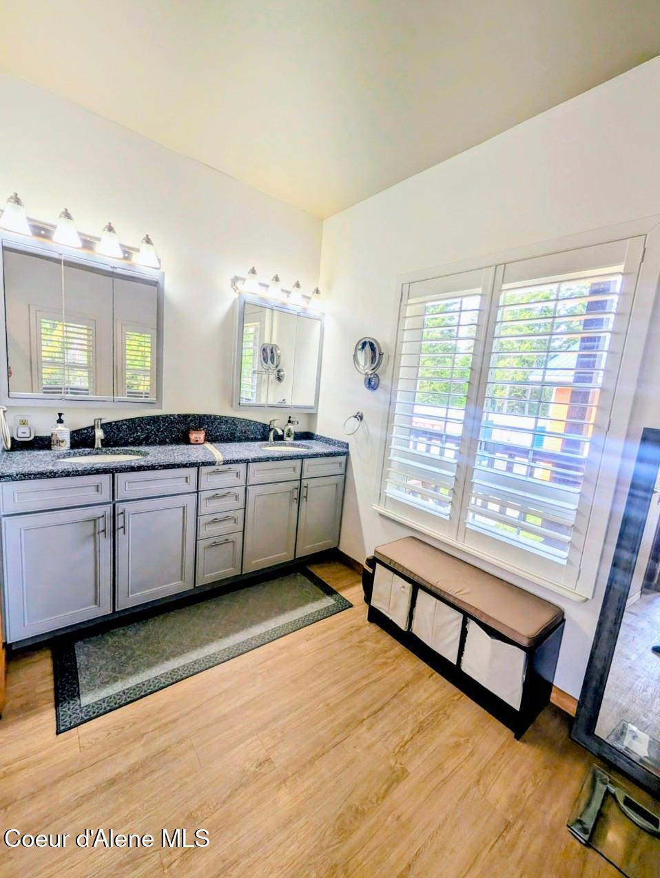 845 Cougar Road Naples, ID 83847 - Photo 25 of 85 Master bath
