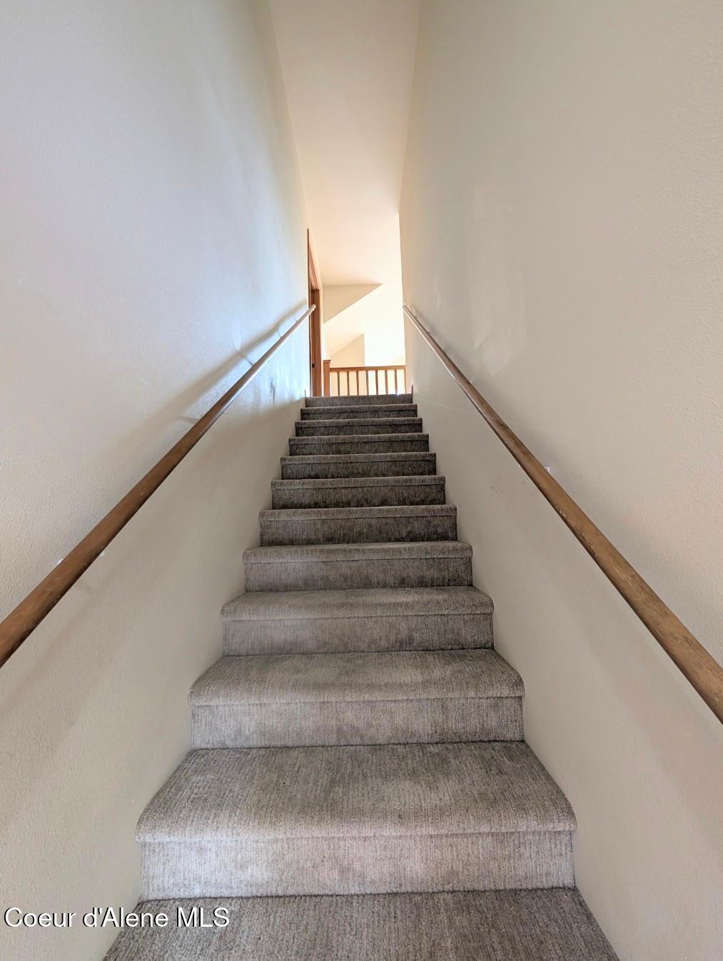 845 Cougar Road Naples, ID 83847 - Photo 30 of 85 TO the upper level